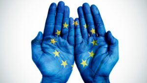 Tajani e la bandiera Europea la Madonna, le 12 Tribù di Israele e un solo imbarazzo
