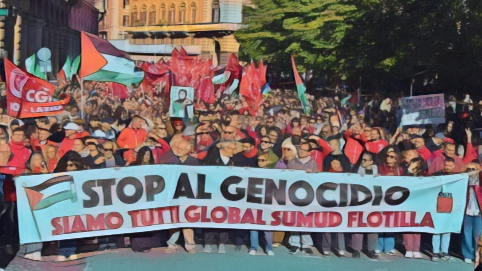 Le piazze piene gridano basta: non saremo complici Le piazze piene gridano basta non saremo complici